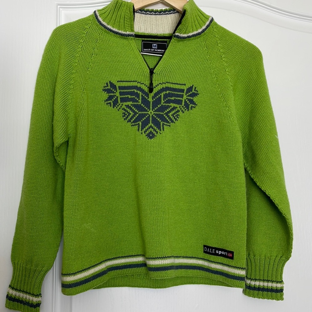Dale of Norway sport 100 % new wool sweater size S